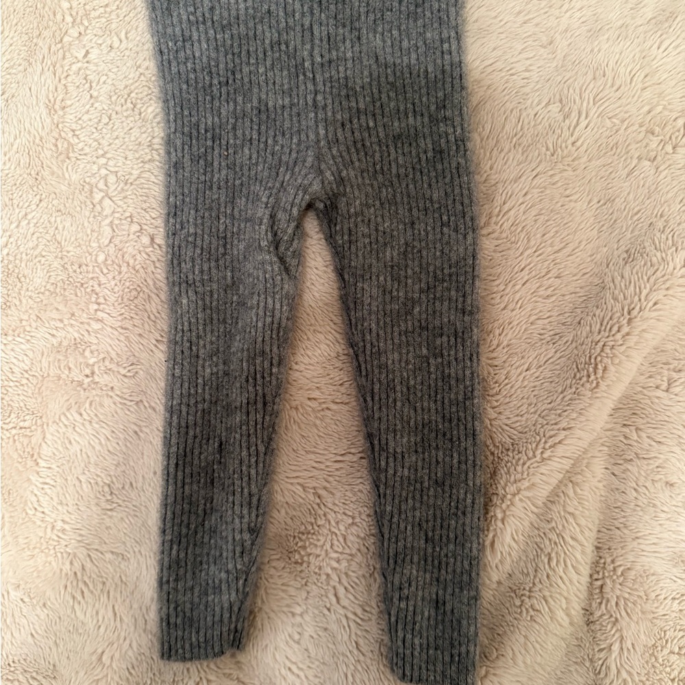 Zara Lavender Sweatshirt and grey leggings - Picture 5 of 6